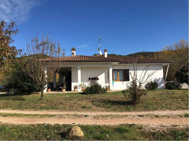 Villa Indipendente in vendita a Deruta, Umbria