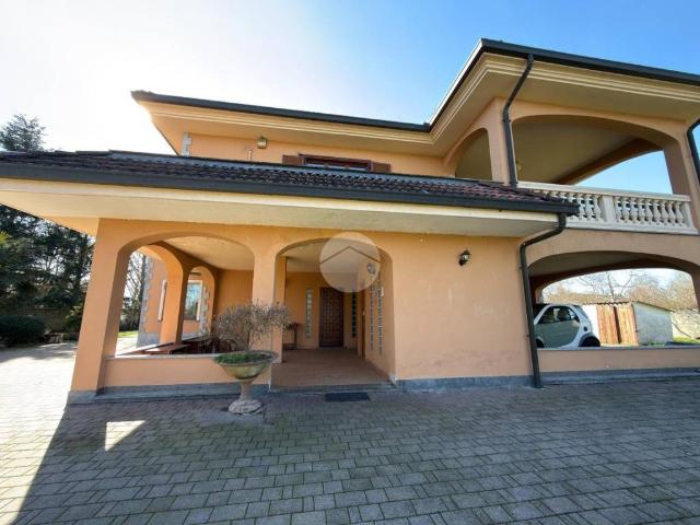 Villa Indipendente in vendita a Piemonte, Vercelli