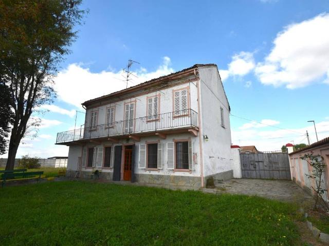 Villa Indipendente in vendita a Piemonte, Vercelli