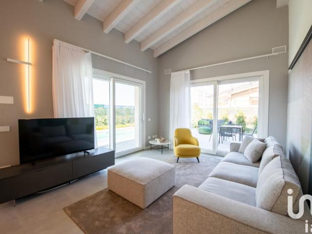 Villa Indipendente in vendita a Vicina, Desenzano Del Garda