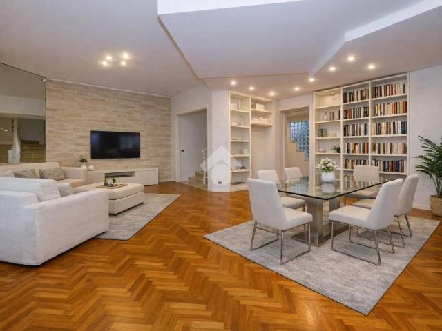 Villa Indipendente in vendita a Rivoltella del Garda, Desenzano Del Garda