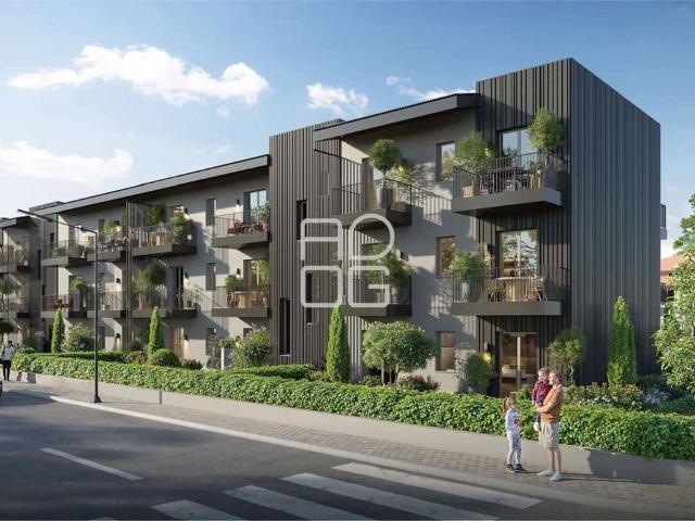 Villa Indipendente in vendita a Desenzano Del Garda, Brescia