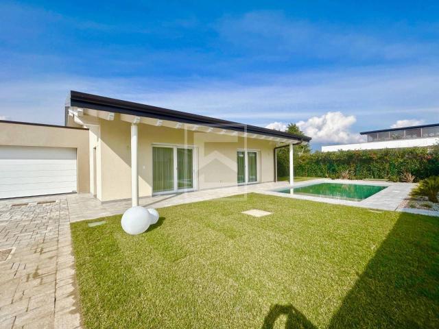 Villa Indipendente in vendita a Vicina, Desenzano Del Garda