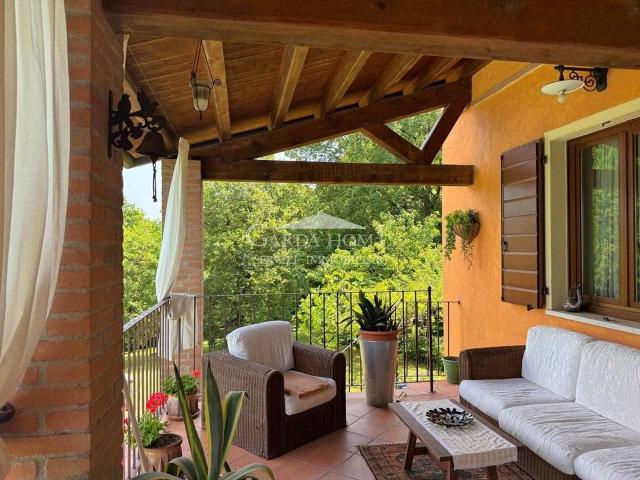 Villa Indipendente in vendita a Desenzano Del Garda, Lombardia