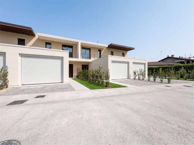 Villa Schiera in vendita a Desenzano Del Garda, Lombardia