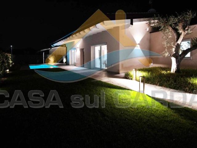 Villa Indipendente in vendita a Bornade di Sopra, Desenzano Del Garda
