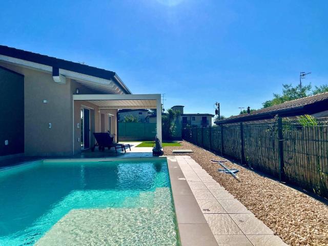 Villa Indipendente in vendita a Lonato, Brescia