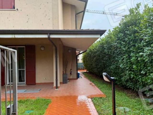 Villa Indipendente in vendita a Desenzano Del Garda, Lombardia