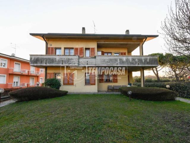 Villa Indipendente in vendita a Desenzano Del Garda, Lombardia
