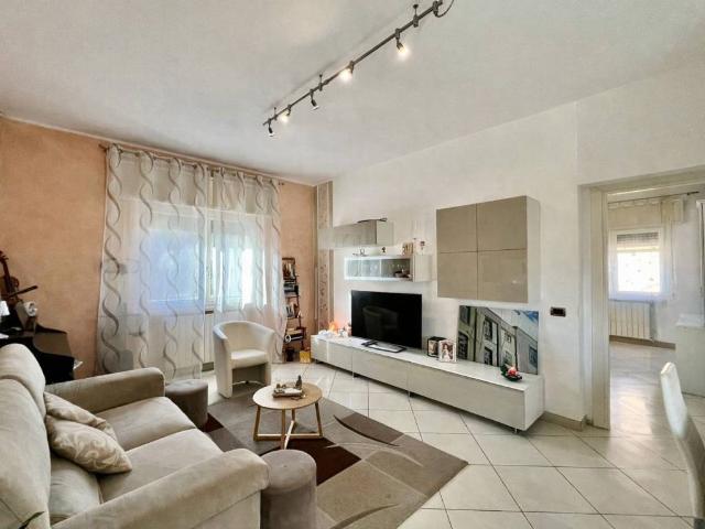 Villa Indipendente in vendita a Vicina, Desenzano Del Garda