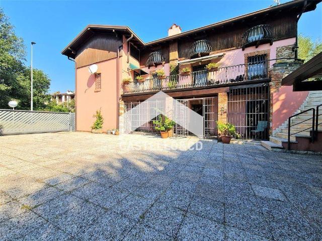 Villa Indipendente in vendita a Rivoltella del Garda, Desenzano Del Garda