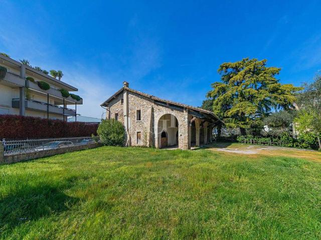 Villa Indipendente in vendita a Desenzano Del Garda, Lombardia