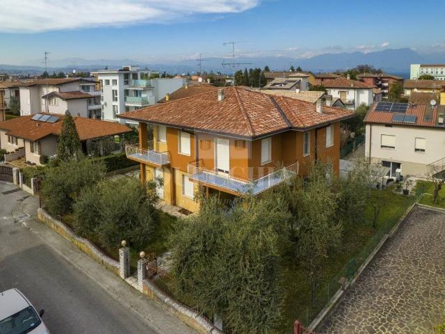 Villa Indipendente in vendita a Bornade di Sotto, Desenzano Del Garda