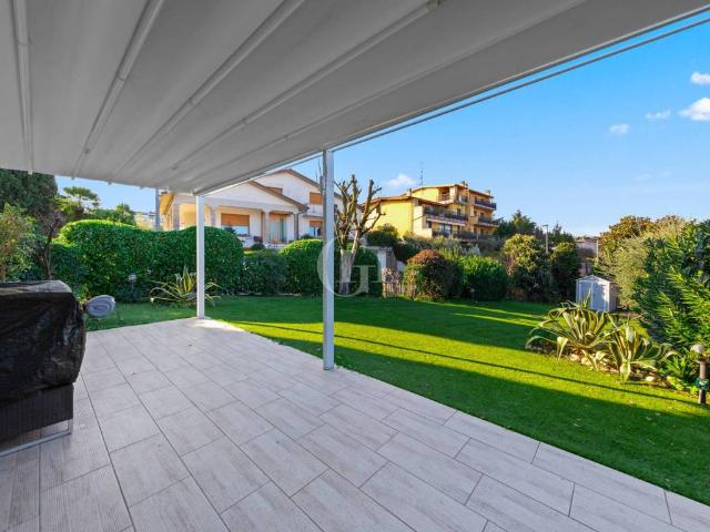 Villa Indipendente in vendita a Rivoltella del Garda, Desenzano Del Garda
