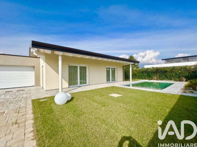 Villa Indipendente in vendita a Vicina, Desenzano Del Garda