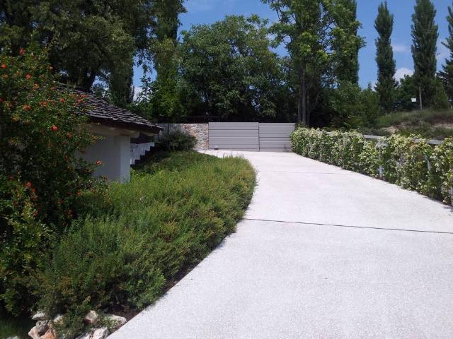 Villa Indipendente in vendita a Bornade di Sotto, Desenzano Del Garda