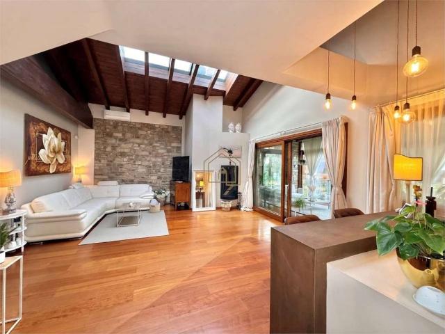 Villa Indipendente in vendita a San Pietro, Desenzano Del Garda