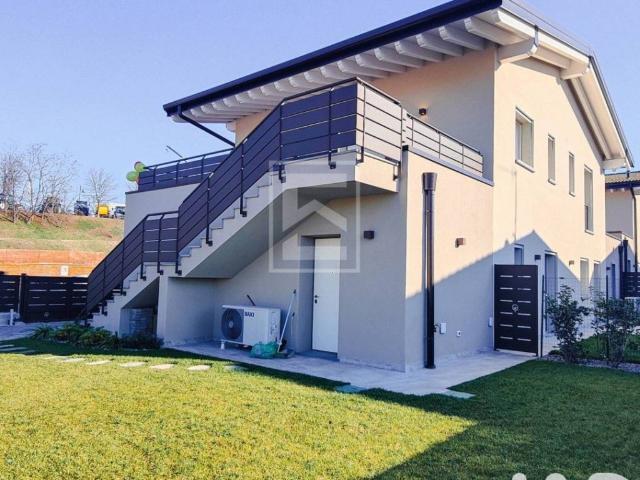 Villa Indipendente in vendita a Vicina, Desenzano Del Garda