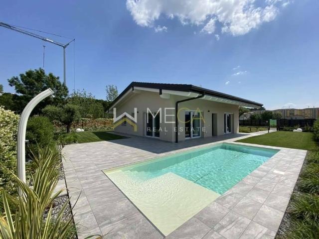 Villa Indipendente in vendita a Vicina, Desenzano Del Garda