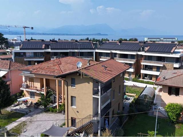 Villa Indipendente in vendita a Rivoltella del Garda, Desenzano Del Garda