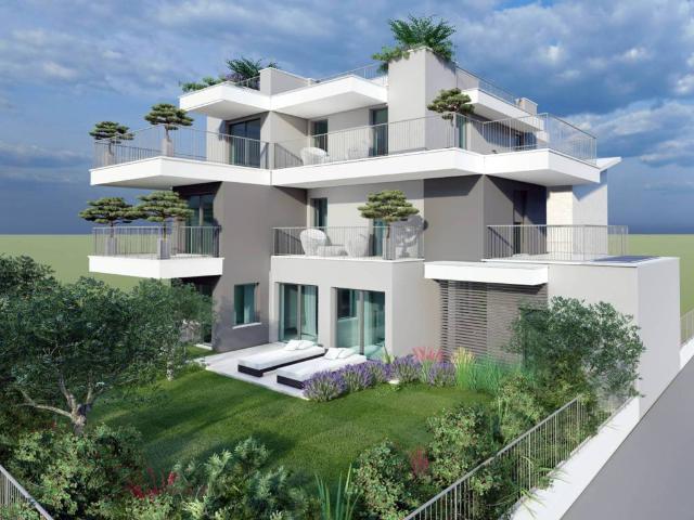 Villa Indipendente in vendita a Desenzano Del Garda, Brescia