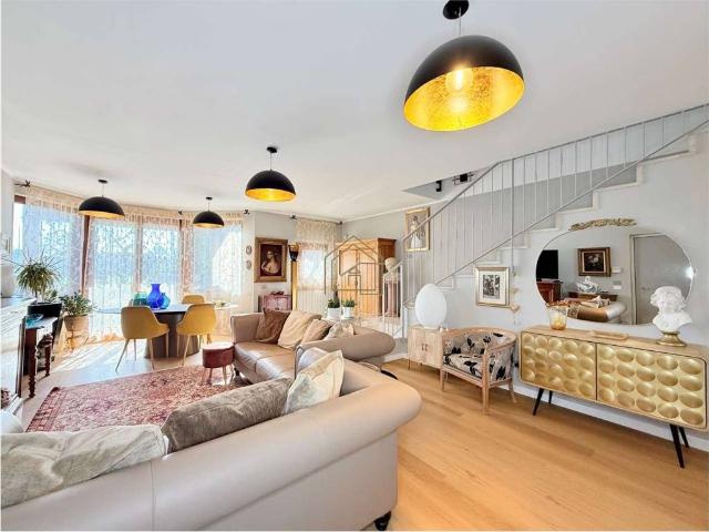 Villa Indipendente in vendita a San Pietro, Desenzano Del Garda