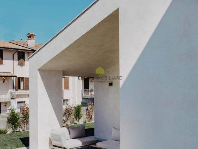 Villa Indipendente in vendita a Vicina, Desenzano Del Garda