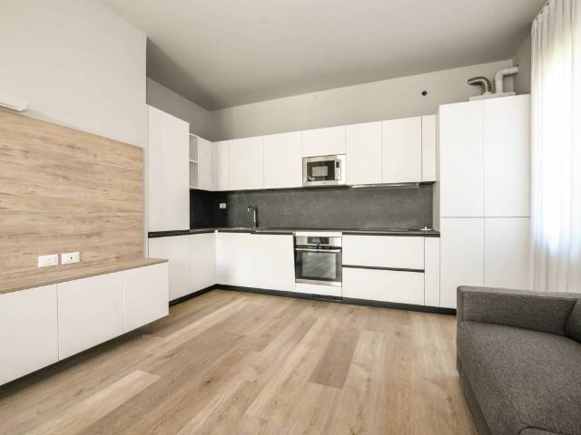 Villa Indipendente in vendita a Desenzano Del Garda, Lombardia