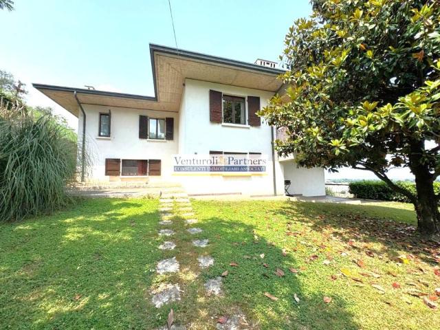 Villa Indipendente in vendita a Bornade di Sopra, Desenzano Del Garda