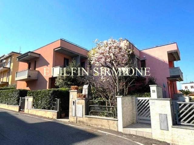 Villa Indipendente in vendita a Desenzano Del Garda, Lombardia