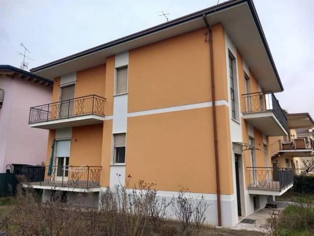 Villa Indipendente in vendita a Rivoltella del Garda, Desenzano Del Garda