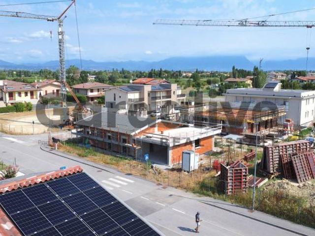 Villa Indipendente in vendita a Chiodino, Desenzano Del Garda