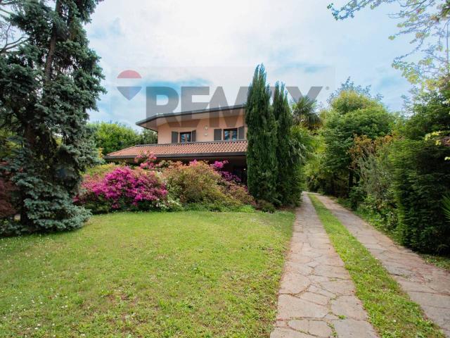 Villa Indipendente in vendita a San Pietro e Paolo, Desio