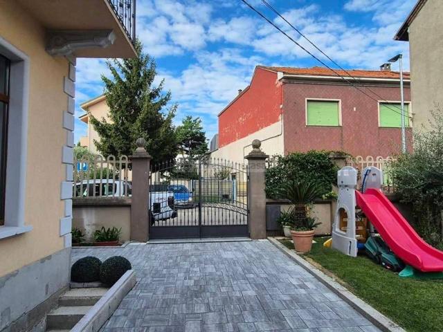 Villa Indipendente in vendita a Bassa, Desio