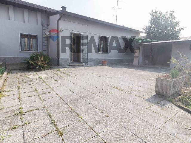 Villa Indipendente in vendita a Sacro Cuore-Stazione, Desio