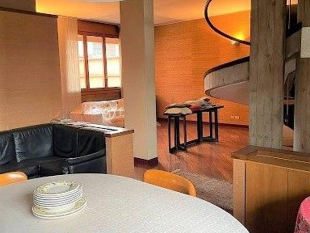Villa Indipendente in vendita a Desio, Lombardia