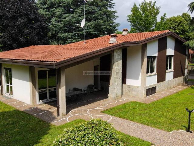 Villa Indipendente in vendita a Sacro Cuore-Stazione, Desio