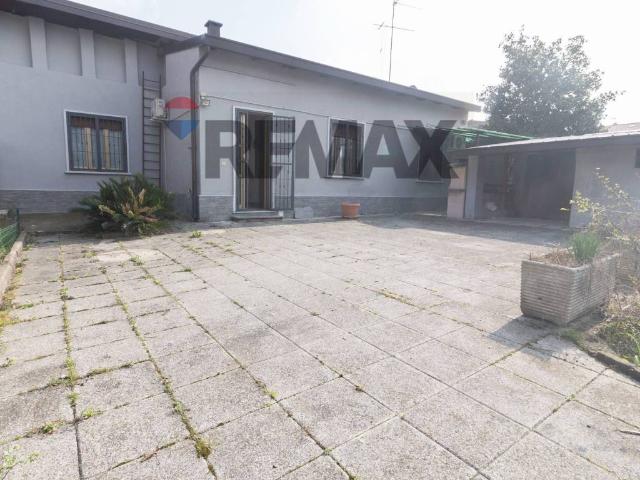 Villa Indipendente in vendita a Sacro Cuore-Stazione, Desio
