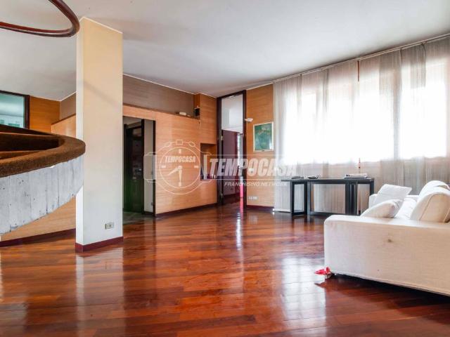 Villa Indipendente in vendita a Ex Tilane, Desio
