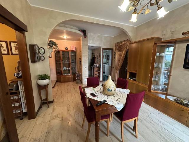 Villa Indipendente in vendita a Desio, Lombardia
