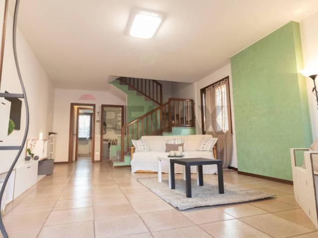Villa Schiera in vendita a Desio, Lombardia