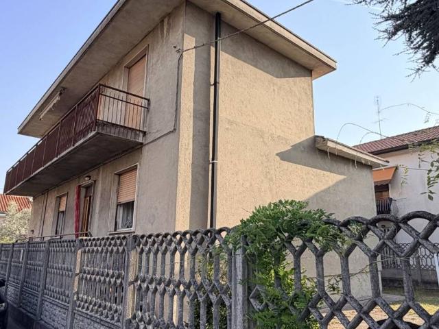 Villa Indipendente in vendita a Boschetto, Desio