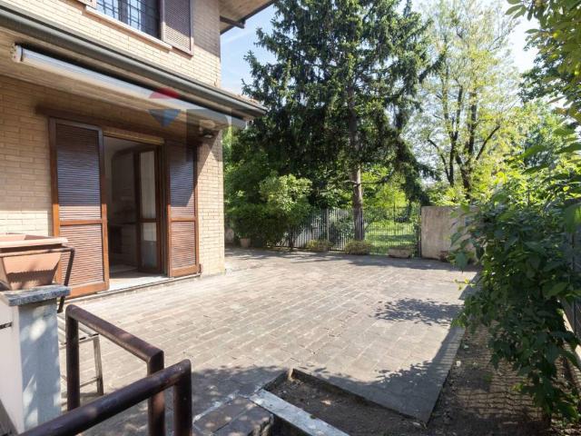 Villa Indipendente in vendita a Desio, Lombardia
