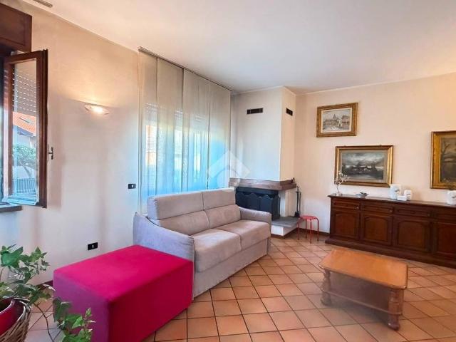 Villa Indipendente in vendita a Boschetto, Desio