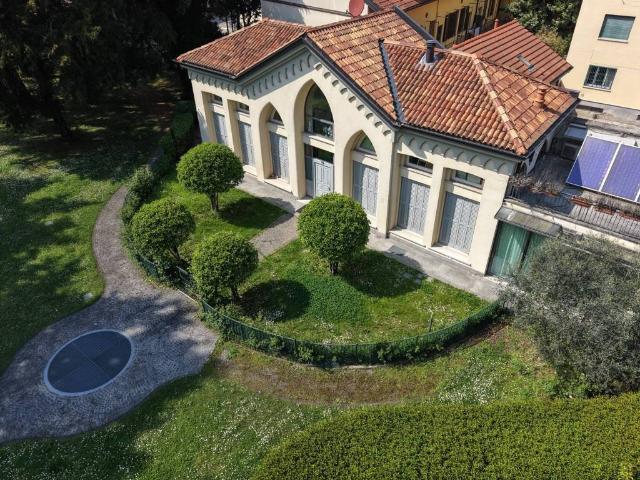 Villa Indipendente in vendita a Dugana, Desio