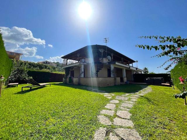 Villa Indipendente in vendita a Calabria, Cosenza