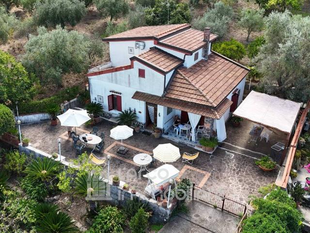 Villa Indipendente in vendita a Calabria, Cosenza