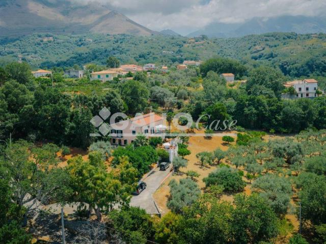 Villa Indipendente in vendita a Calabria, Cosenza