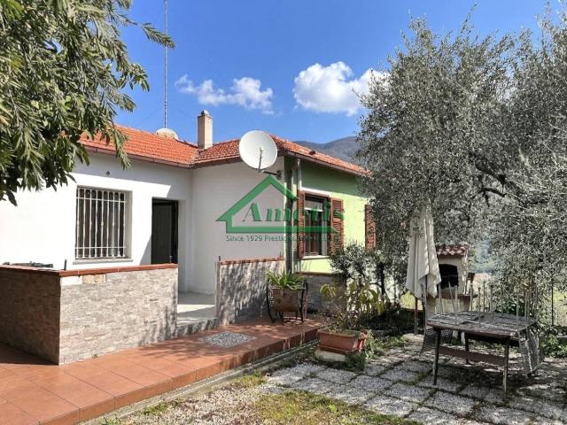 Villa Indipendente in vendita a Diano Arentino, Liguria