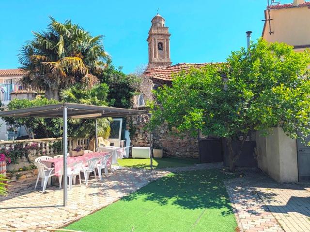 Villa Indipendente in vendita a Diano Arentino, Liguria
